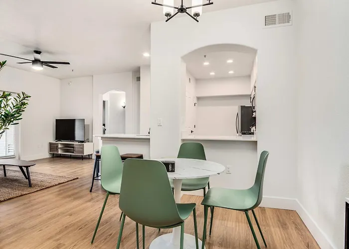 Boulevard Luxe 2br By The Stadium Pool Parking Gym 10 *