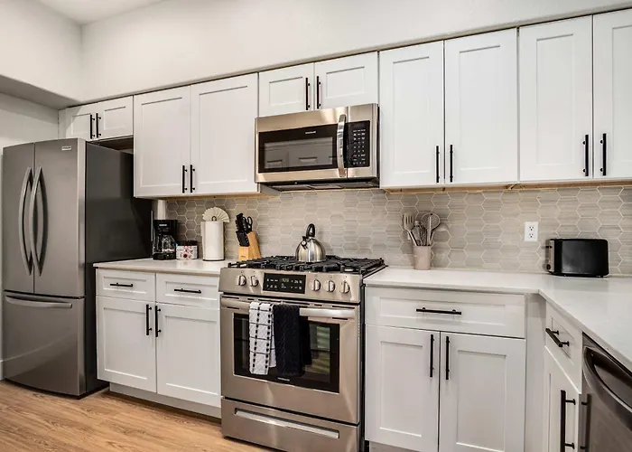 Boulevard Luxe 2br By The Stadium Pool Parking Gym 10 *